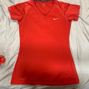 🌻Nike Pro women’s short sleeve training top